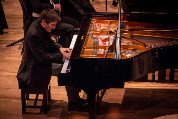 Freddy Kempf with the Brno Philharmonic cr Bridgewater Hall