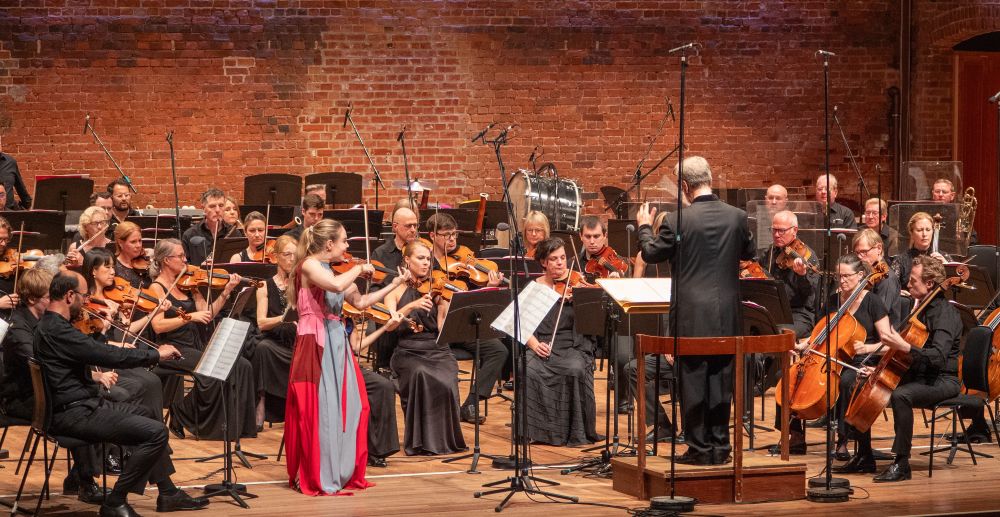 Leila Josefowicz in Helen Grime's Violin Concerto