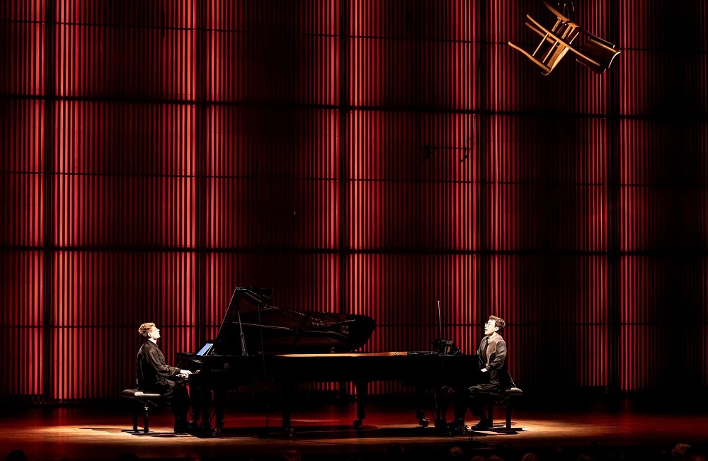 Kolesnikov and Tsoy in Amsterdam