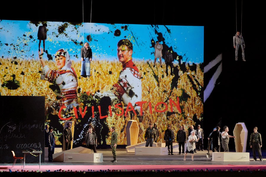 Scene from Graham Vick's Mariinsky War and Peace