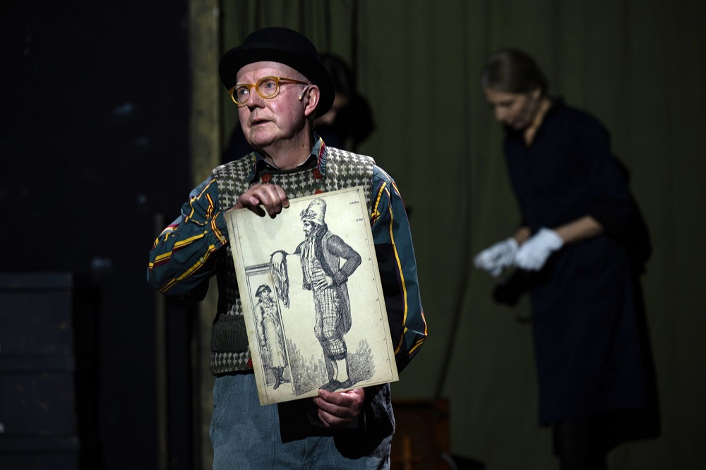 Steven Beard as Howison in 'Giant'