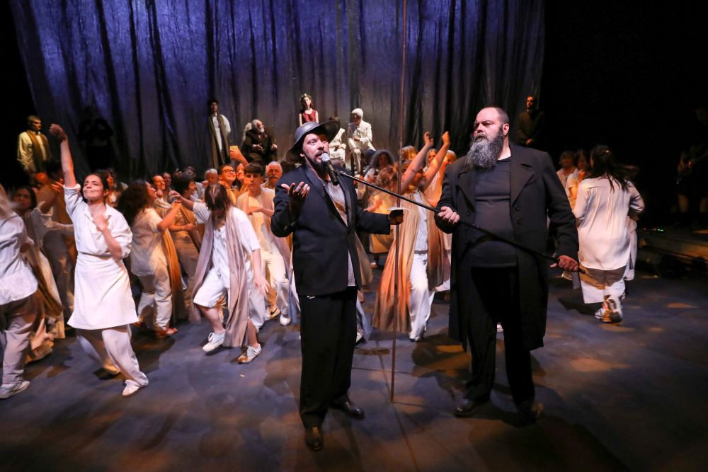 Scene fron Don Chischiotte ad ardere