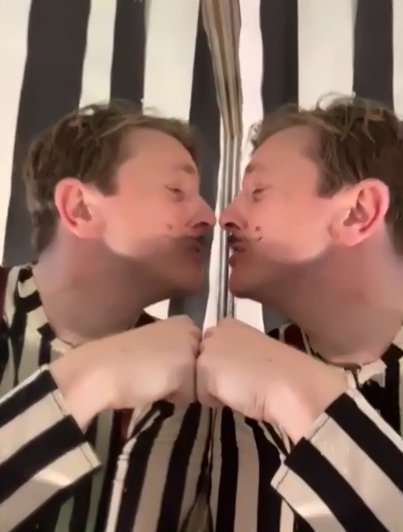 Tom Richardson as Tweedledee and Tweedledum in 'Alice, A Virtual Theme Park'