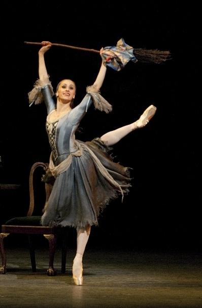Marianela Nuñez dazzles as Cinderella