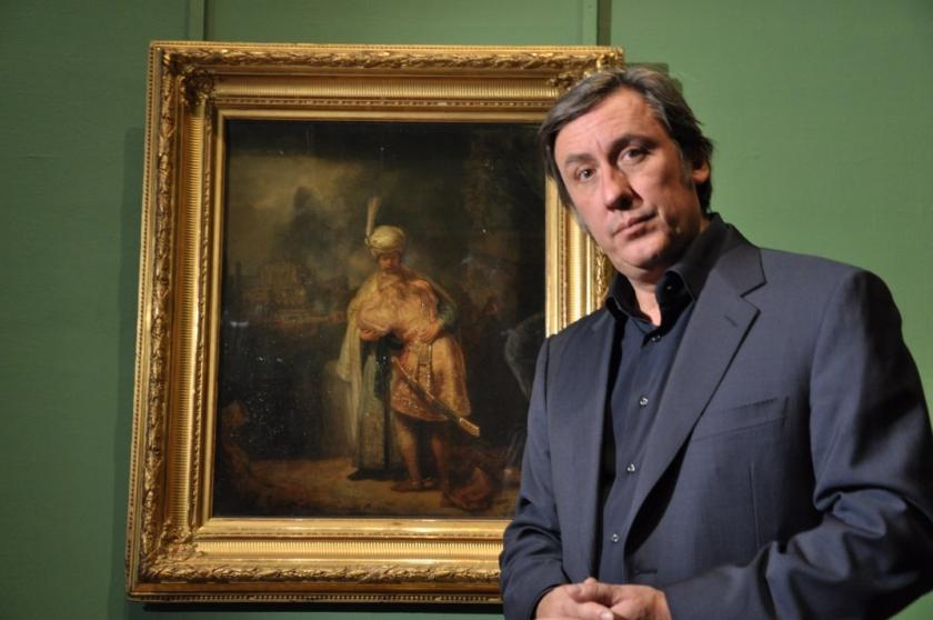 Andrew Graham-Dixon at the Hermitage in front of David and Jonathan by Rembrandt