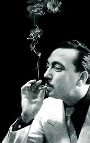 Smoking guitarist Reinhart