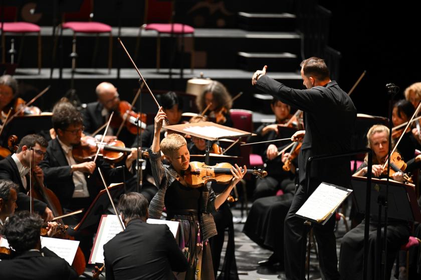 Dancing measures: Isabelle Faust with Andris Nelsons
