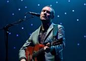 Head-waggling - and heartfelt: David Gray