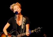Shelby Lynne: When she sang, even the candles seemed to stop flickering