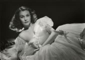 Vivien Leigh in 'Waterloo Bridge', 1940, airbrushed to virginal perfection