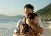 Mathias (Vincent Cassel) and Filipa (newcomer Laura Neiva) negotiate the tidal changes of family life