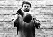 Ai Weiwei dropping a Han Dynasty urn (1995)