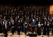 Semyo Bychkov, the Czech Philharmonic, CBSO Chorus and soloists (left to right) Lucie Hislcherová (alto), Evelina Dobraceva (soprano), Daniela Valtová Kosinová (organist), Aleš Briscein (tenor) and Boris Prýgl  (bass)