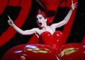 Tamara Rojo as the Queen of Hearts: 'Off with his head!'