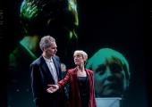 Hero's welcome? Angus Wright's Agamemnon hailed by Lia Williams's Clytemnestra