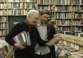 In 'Beginners', widowed Christopher Plummer comes out to his son Ewan McGregor