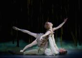Last gasp in Louisiana: Sarah Lamb as Manon and Vadim Muntagirov as Des Grieux in the ballet's final act