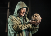 'To be or not to be (82)': McKellen plays Hamlet for the first time for 50 years