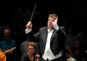 Andrew Litton keeping an eye on the BBC Symphony Orchestra in Prom 72