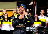 Daniel Ricciardo celebrates with the Renault team