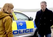 Rachel Cairns (Shauna Macdonald) with DI Jimmy Perez (Douglas Henshall)