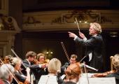 Thomas Søndergård conducting the Royal Scottish National Orchestra in the Usher Hall