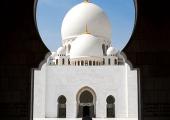 The Sheikh Zayed Mosque: the third-largest mosque in the world