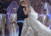 Owen Wilson and Jennifer Lopez marry on stage after her plans go disastrously wrong