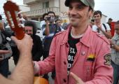 Manu Chao: the global troubadour brings punk thrash, skanking reggae and a generous heart