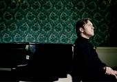 Florian Uhlig's Schumann - incredibly witty playing, attentive to detail