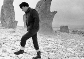 Coming home. Ingmar Bergman amid Fårö's famous Rauks