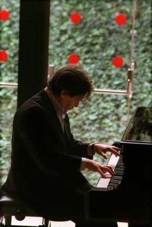 Antonio Pappano delivers satisfying richness and brooding intensity