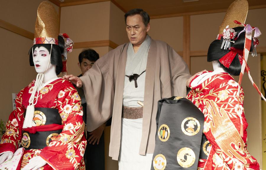 Ryo Yoshizawa as Kikuo,  Ken Watanabe as Hania Hanjiro II, Ryusei Yokohama as Shunsuke