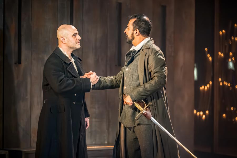 Otar Jorjikia (Don Carlos) and Michel de Souza (Rodrigo)