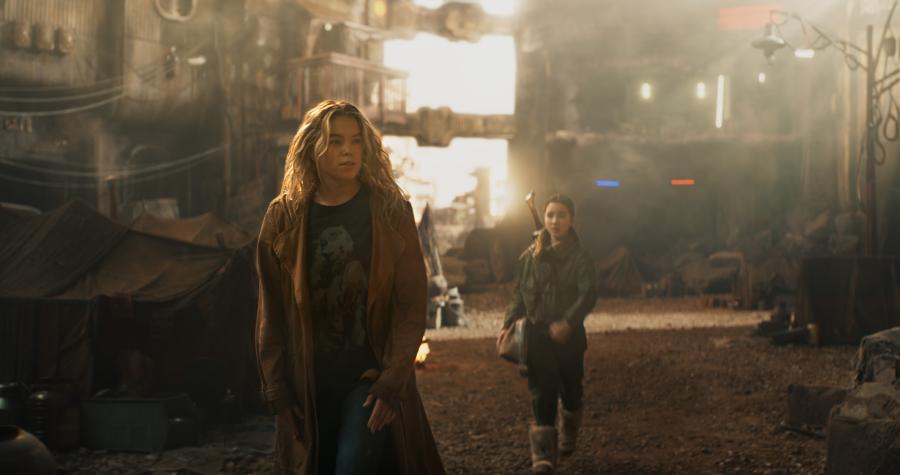 Kara-El (Milly Adcock) and Ruthye (Eve Ridley) in Supergirl