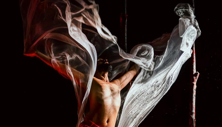 Aakash Odedra in Songs of the Bulbul