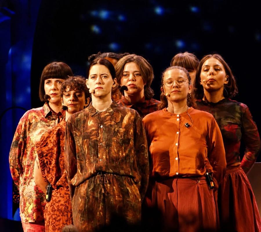 Bodies:  German choir,  efficient, but...