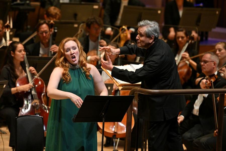 Sara Jakubiak as Isolde with Antonio Pappano and the LSO