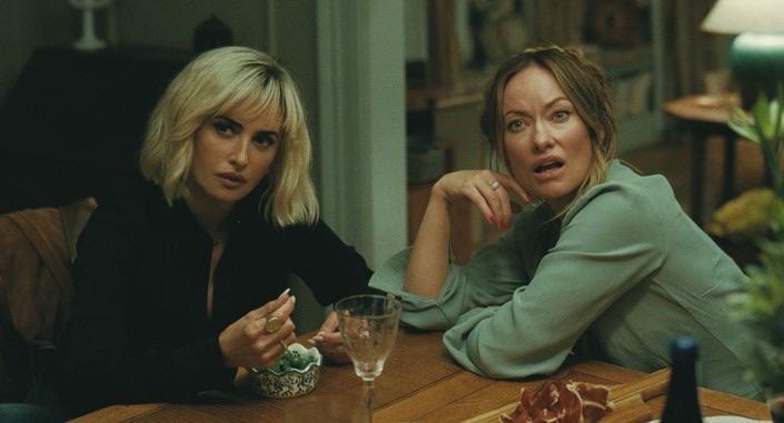 Penelope Cruz as Pina, Olivia Wilde as Angela in The Invite