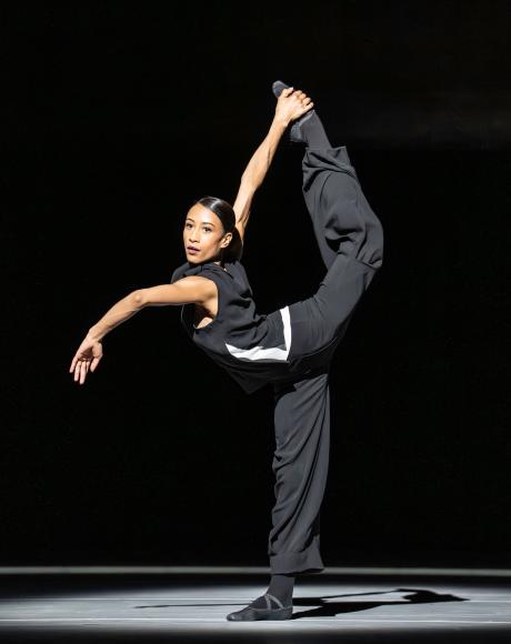 Marianna Tsembenhoi in Salle de danse, Royal Ballet