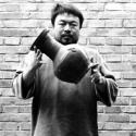 Ai Weiwei dropping a Han Dynasty urn (1995)